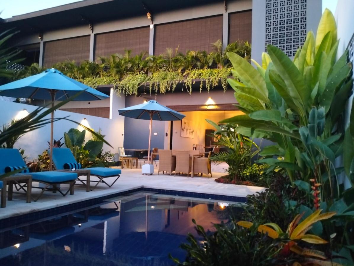 Villa Bintang 罗威那 外观 照片